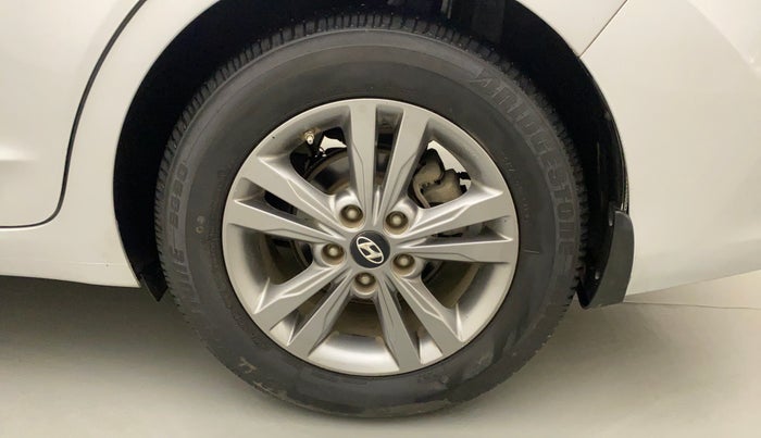 2017 Hyundai New Elantra 2.0 SX(O) AT PETROL, Petrol, Automatic, 76,064 km, Left Rear Wheel