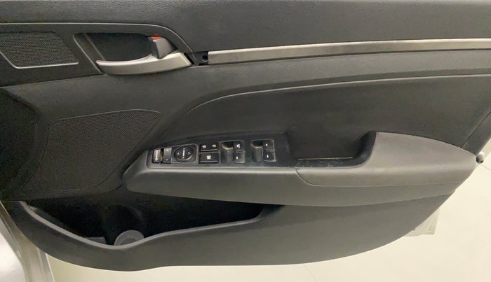 2017 Hyundai New Elantra 2.0 SX(O) AT PETROL, Petrol, Automatic, 76,064 km, Driver Side Door Panels Control