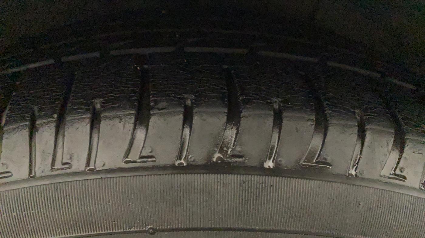 2017 Hyundai New Elantra 2.0 SX(O) AT PETROL, Petrol, Automatic, 76,064 km, Right Front Tyre Tread
