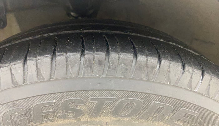 2016 Hyundai Eon MAGNA +, Petrol, Manual, 73,009 km, Left Front Tyre Tread