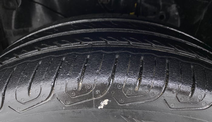 2013 Honda Amaze 1.2L I-VTEC EX, Petrol, Manual, 82,081 km, Left Front Tyre Tread