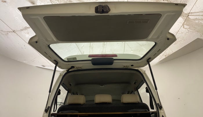 2012 Maruti Eeco 7 STR, CNG, Manual, 73,026 km, Boot Door Open