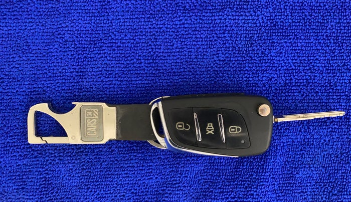 2012 Maruti Eeco 7 STR, CNG, Manual, 73,026 km, Key Close Up