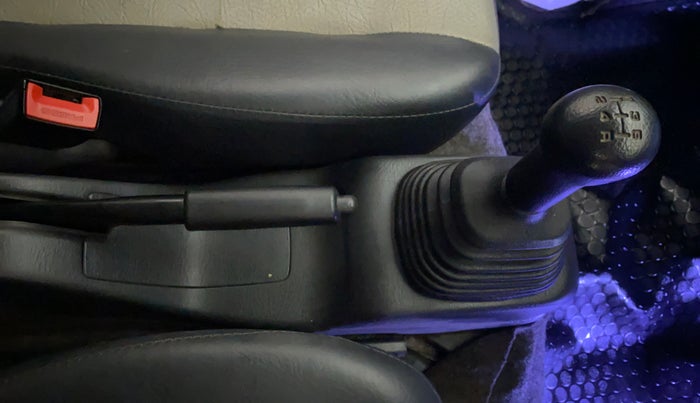 2012 Maruti Eeco 7 STR, CNG, Manual, 73,026 km, Gear Lever