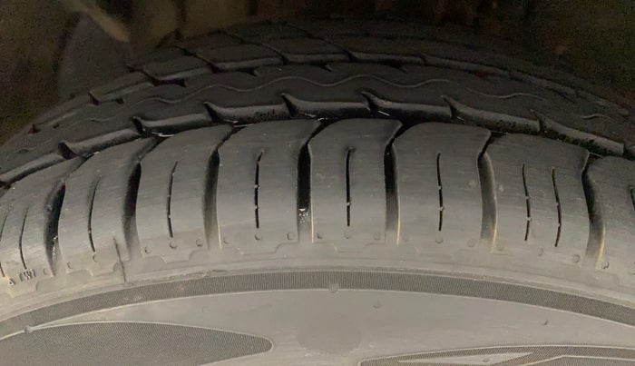 2017 Ford Ecosport TITANIUM+ 1.5L DIESEL, Diesel, Manual, 78,967 km, Left Front Tyre Tread