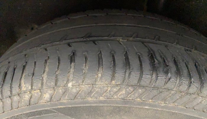 2017 Ford Ecosport TITANIUM+ 1.5L DIESEL, Diesel, Manual, 78,967 km, Left Rear Tyre Tread