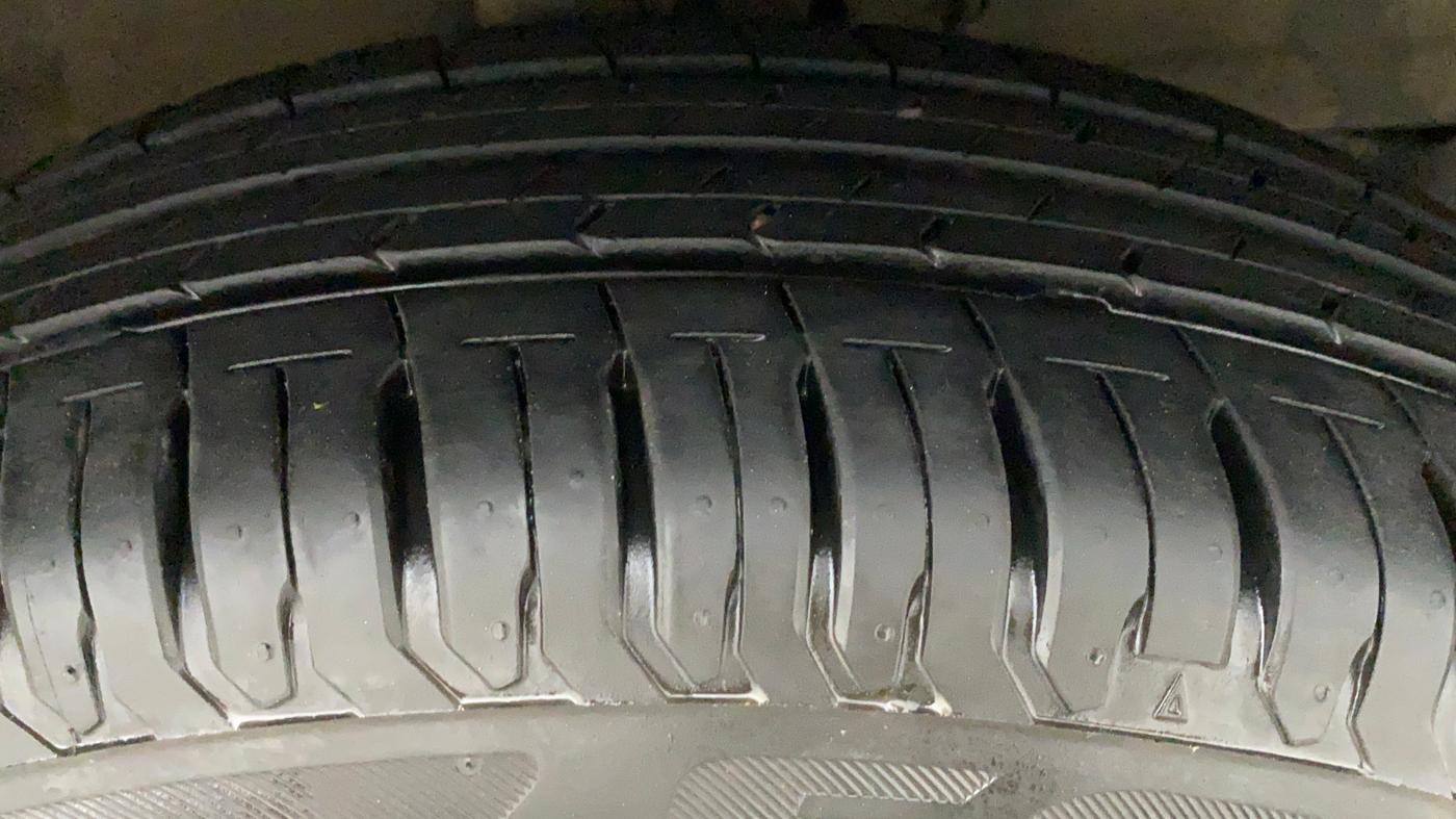 2021 Maruti Ertiga VXI CNG, CNG, Manual, 9,085 km, Right Front Tyre Tread