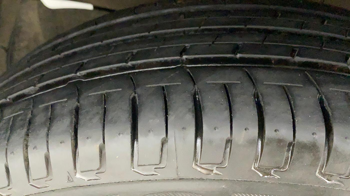 2021 Maruti Ertiga VXI CNG, CNG, Manual, 9,085 km, Left Front Tyre Tread