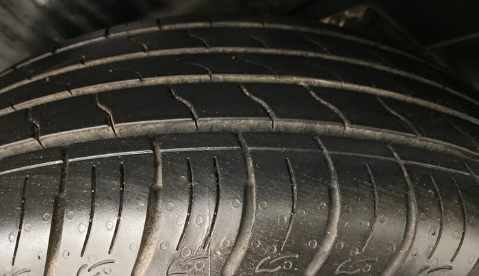 2021 Maruti Vitara Brezza VXI, Petrol, Manual, 3,908 km, Right Rear Tyre Tread