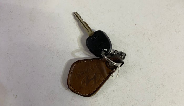 2023 Hyundai VENUE E 1.2, Petrol, Manual, 16,161 km, Key Close Up