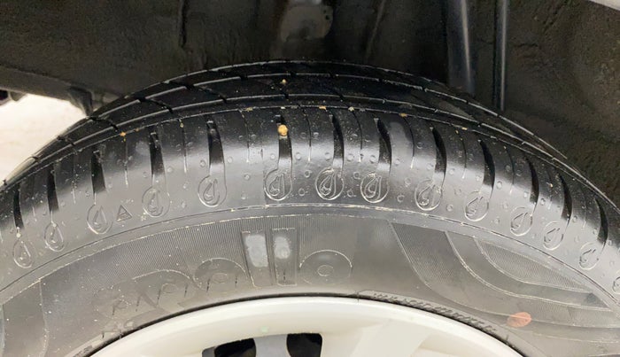 2021 Renault Kwid RXL, Petrol, Manual, 15,388 km, Right Rear Tyre Tread