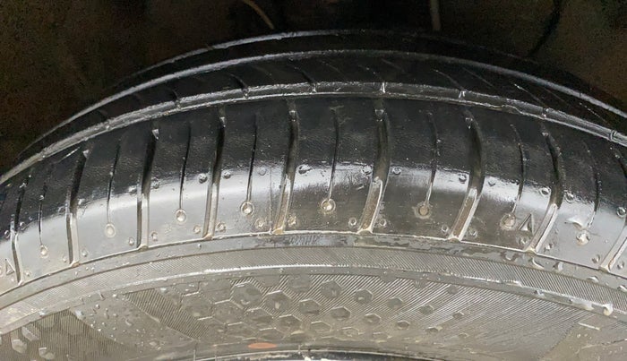 2018 Hyundai Elite i20 ASTA 1.2, Petrol, Manual, 81,541 km, Right Front Tyre Tread