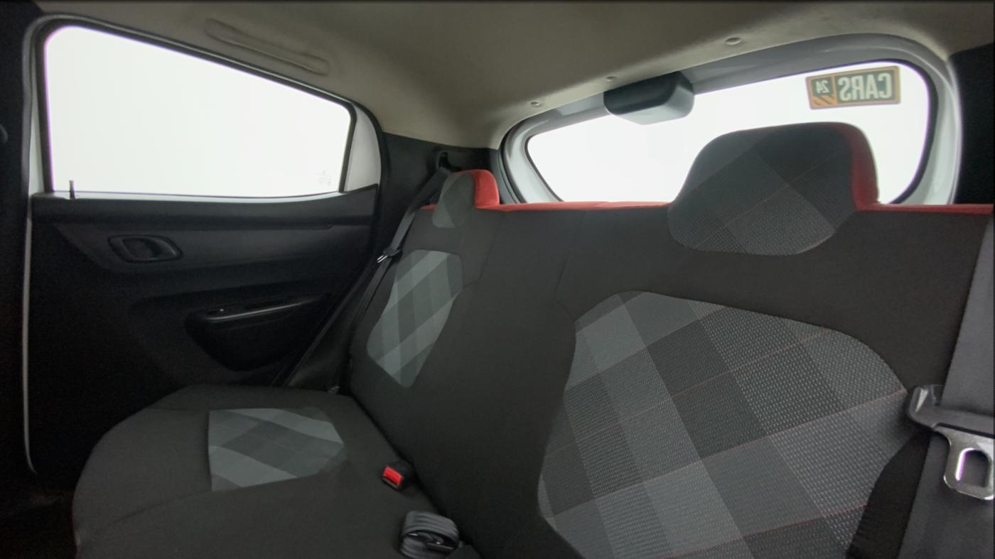 2022 Renault Kwid RXT 1.0, Petrol, Manual, 5,566 km, Right Side Rear Door Cabin