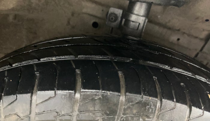 2013 Maruti Swift Dzire VXI, Petrol, Manual, 1,17,737 km, Right Front Tyre Tread