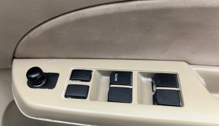 2013 Maruti Swift Dzire VXI, Petrol, Manual, 1,17,737 km, Driver Side Door Panels Control