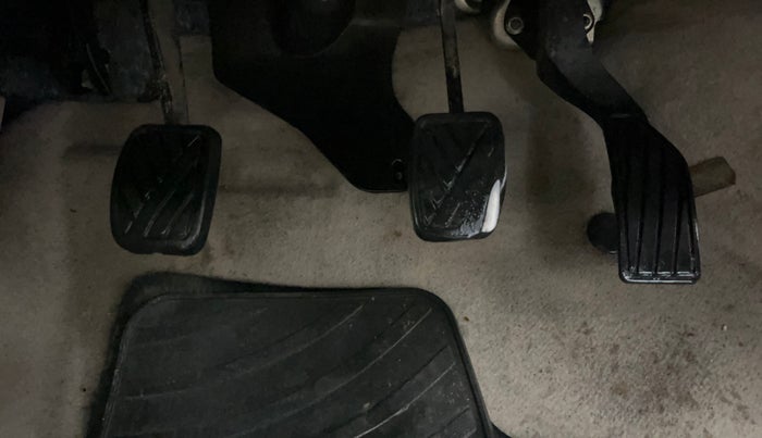 2013 Maruti Swift Dzire VXI, Petrol, Manual, 1,17,737 km, Pedals