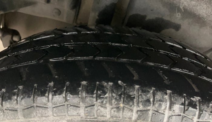 2013 Maruti Swift Dzire VXI, Petrol, Manual, 1,17,737 km, Right Rear Tyre Tread