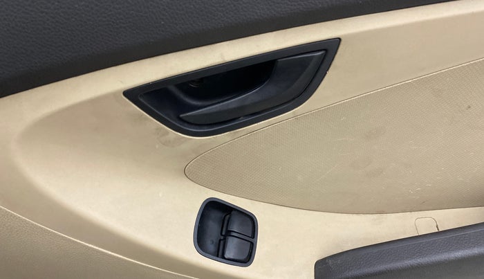 2016 Hyundai Eon ERA +, Petrol, Manual, 1,08,042 km, Driver Side Door Panels Control