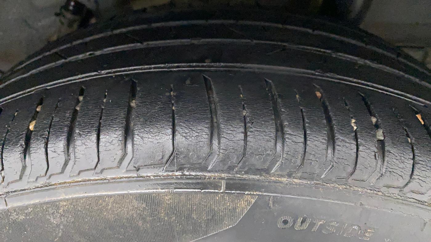 2019 Hyundai VENUE SX PLUS 1.0 TURBO DCT, Petrol, Automatic, 32,596 km, Left Rear Tyre Tread
