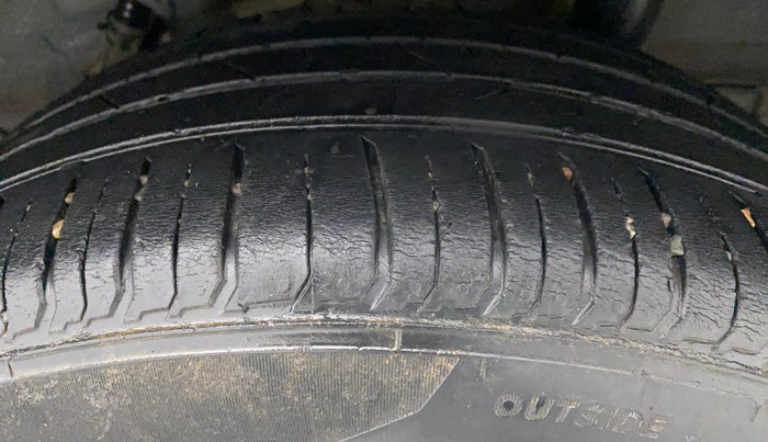 2019 Hyundai VENUE SX PLUS 1.0 TURBO DCT, Petrol, Automatic, 32,596 km, Left Rear Tyre Tread
