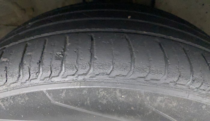 2019 Hyundai VENUE SX PLUS 1.0 TURBO DCT, Petrol, Automatic, 32,596 km, Right Front Tyre Tread