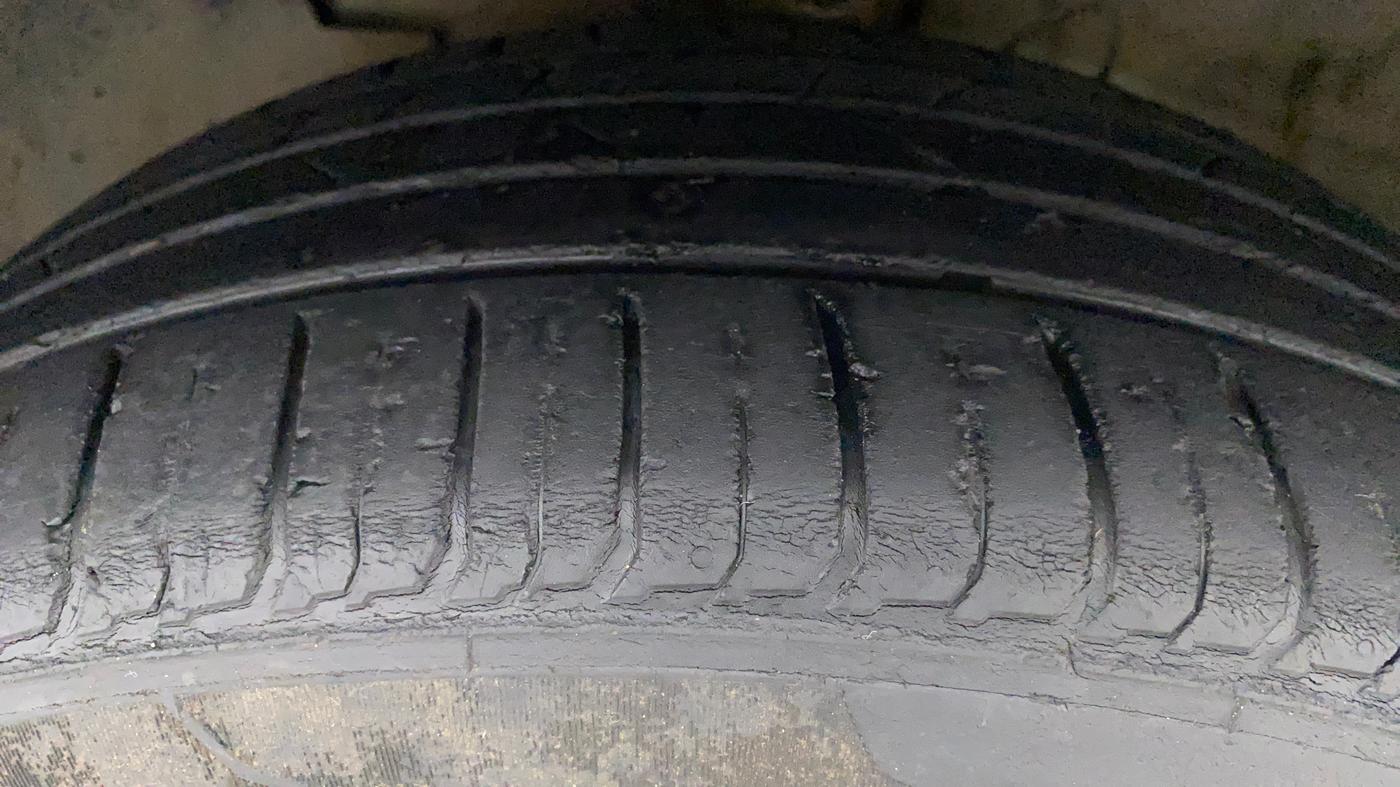 2019 Hyundai VENUE SX PLUS 1.0 TURBO DCT, Petrol, Automatic, 32,596 km, Left Front Tyre Tread