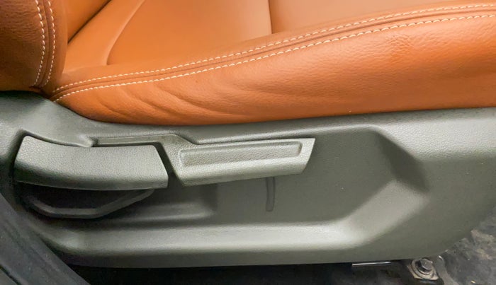 2019 Hyundai VENUE SX PLUS 1.0 TURBO DCT, Petrol, Automatic, 32,596 km, Driver Side Adjustment Panel