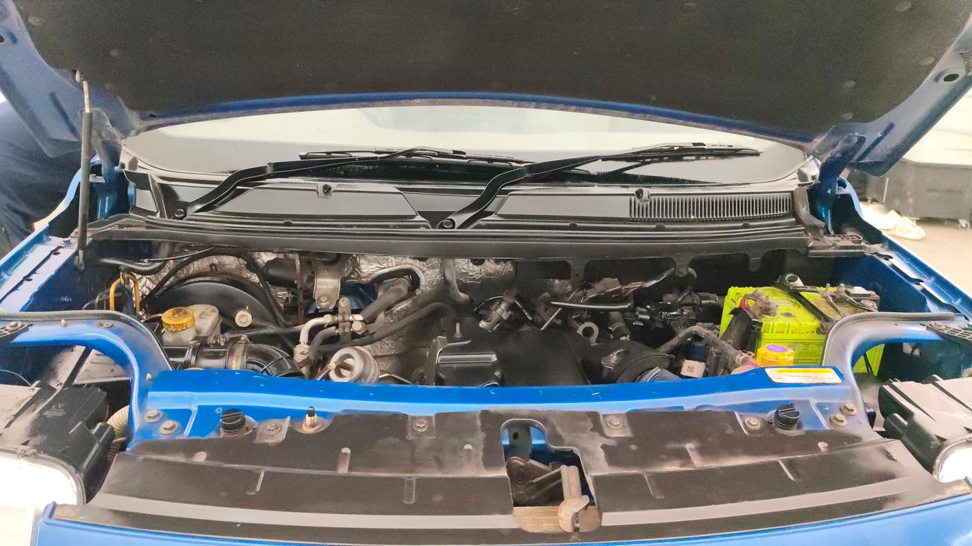 2016 Mahindra TUV300 T8, Diesel, Manual, 48,734 km, Engine View