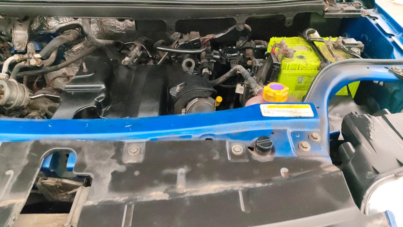 2016 Mahindra TUV300 T8, Diesel, Manual, 48,734 km, Engine View - Left