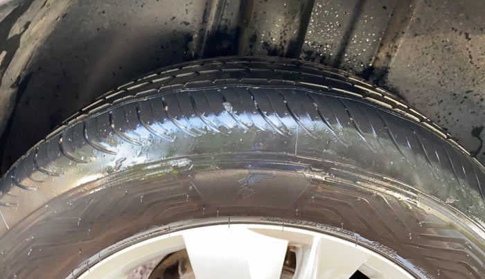 2023 Skoda KUSHAQ AMBITION 1.0L TSI MT, Petrol, Manual, 65,263 km, Right Rear Tyre Tread