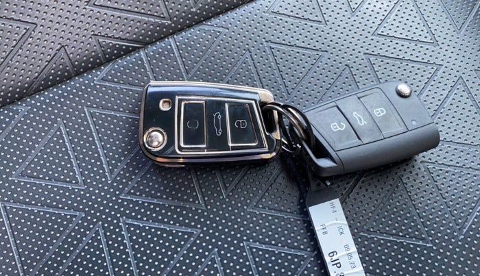 2023 Skoda KUSHAQ AMBITION 1.0L TSI MT, Petrol, Manual, 65,263 km, Key Close Up