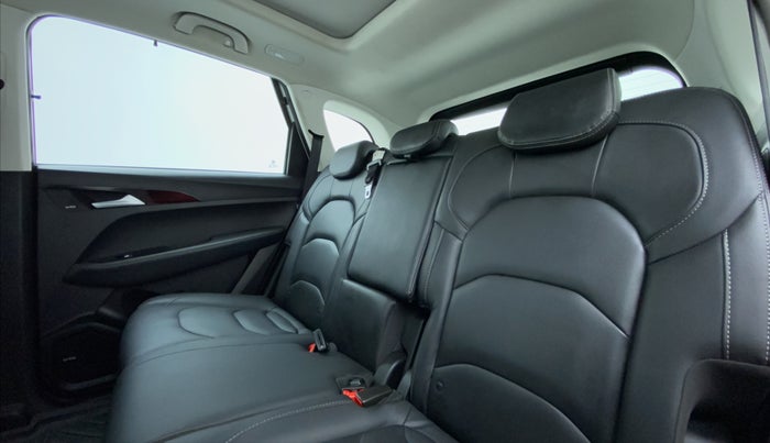 2019 MG HECTOR SHARP 2.0 DIESEL, Diesel, Manual, 93,431 km, Right Side Rear Door Cabin