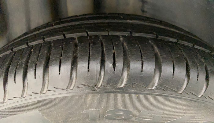 2016 Volkswagen Polo HIGHLINE1.2L, Petrol, Manual, 63,019 km, Right Rear Tyre Tread