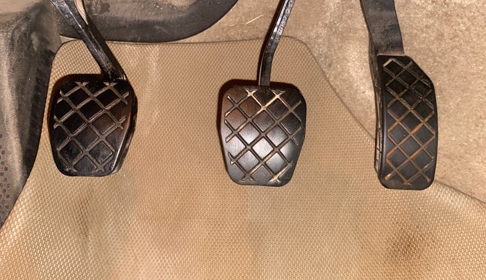 2016 Volkswagen Polo HIGHLINE1.2L, Petrol, Manual, 63,019 km, Pedals