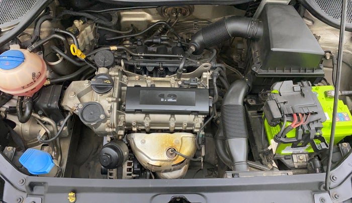 2016 Volkswagen Polo HIGHLINE1.2L, Petrol, Manual, 63,019 km, Open Bonet