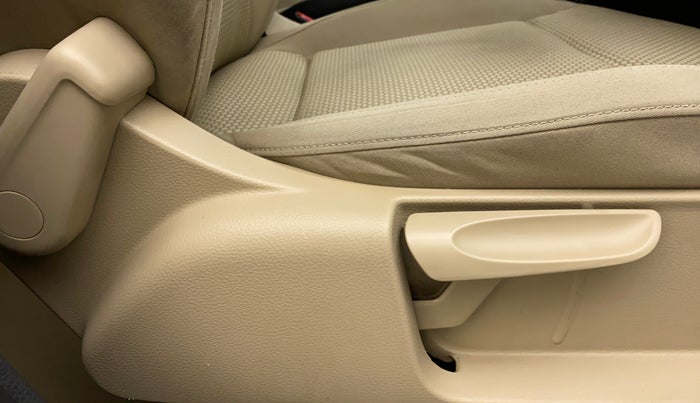 2016 Volkswagen Polo HIGHLINE1.2L, Petrol, Manual, 63,019 km, Driver Side Adjustment Panel