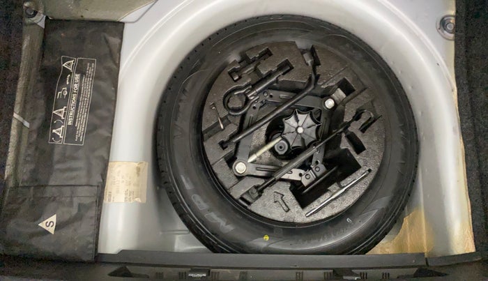 2016 Volkswagen Polo HIGHLINE1.2L, Petrol, Manual, 63,019 km, Spare Tyre