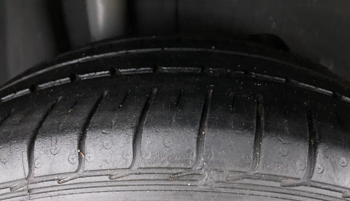 2019 Ford FREESTYLE TITANIUM 1.2 TI-VCT MT, Petrol, Manual, 54,239 km, Right Rear Tyre Tread