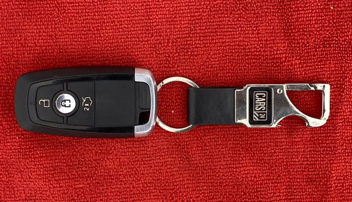 2019 Ford FREESTYLE TITANIUM 1.2 TI-VCT MT, Petrol, Manual, 54,239 km, Key Close Up