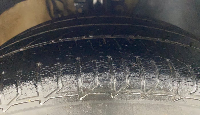 2019 Skoda Rapid STYLE 1.6 MPI, Petrol, Manual, 58,211 km, Right Front Tyre Tread