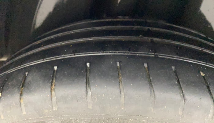 2019 Skoda Rapid STYLE 1.6 MPI, Petrol, Manual, 58,211 km, Right Rear Tyre Tread