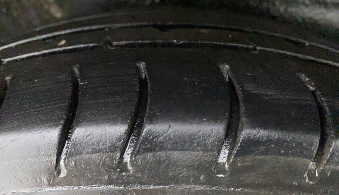 2014 Maruti Wagon R 1.0 LXI CNG, CNG, Manual, 90,813 km, Right Rear Tyre Tread