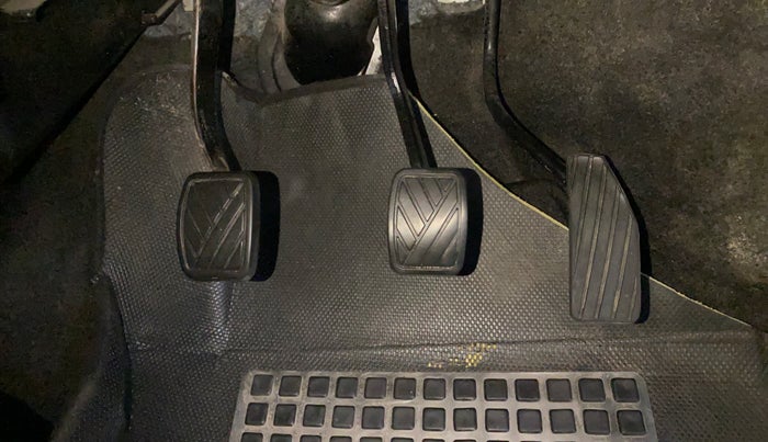 2014 Maruti Wagon R 1.0 VXI, Petrol, Manual, 70,654 km, Pedals