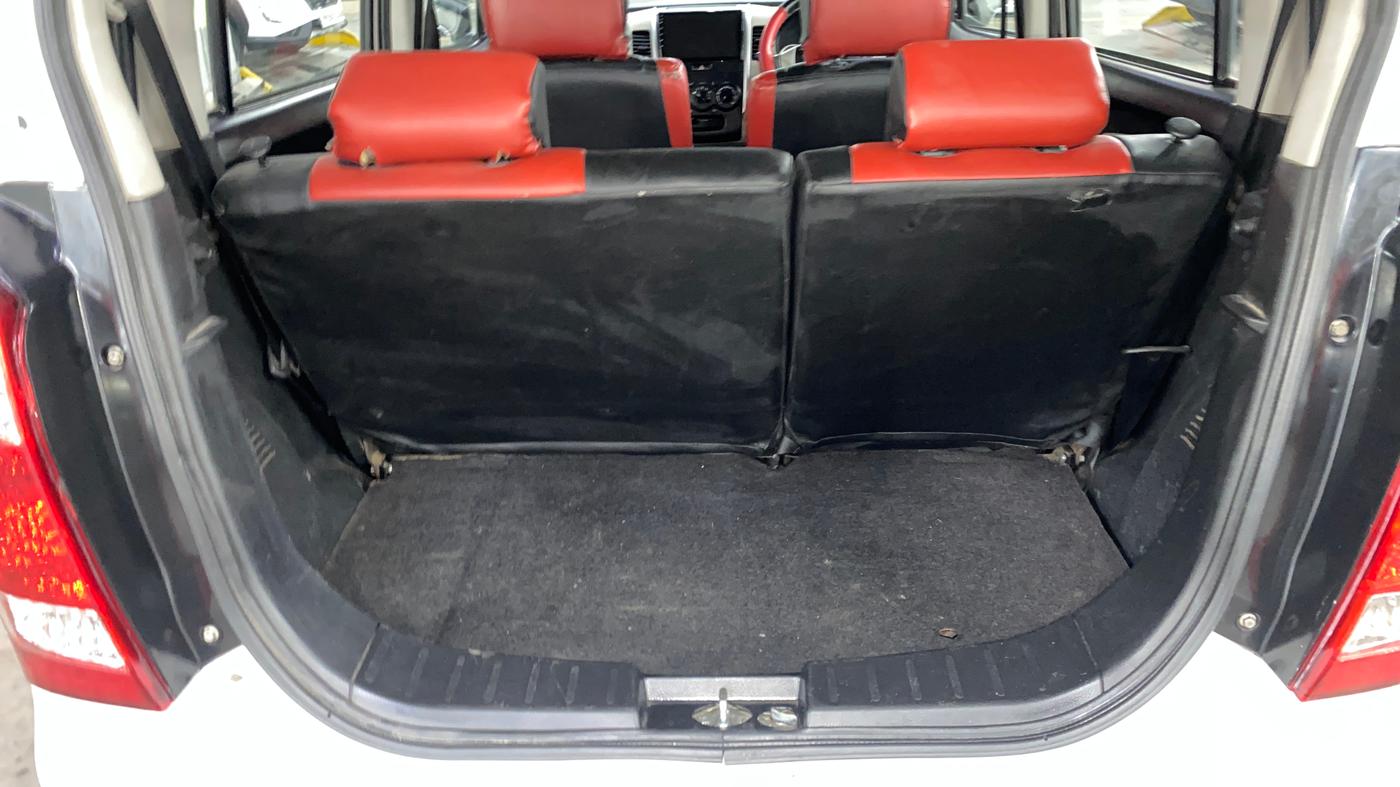 2014 Maruti Wagon R 1.0 VXI, Petrol, Manual, 70,654 km, Boot Inside