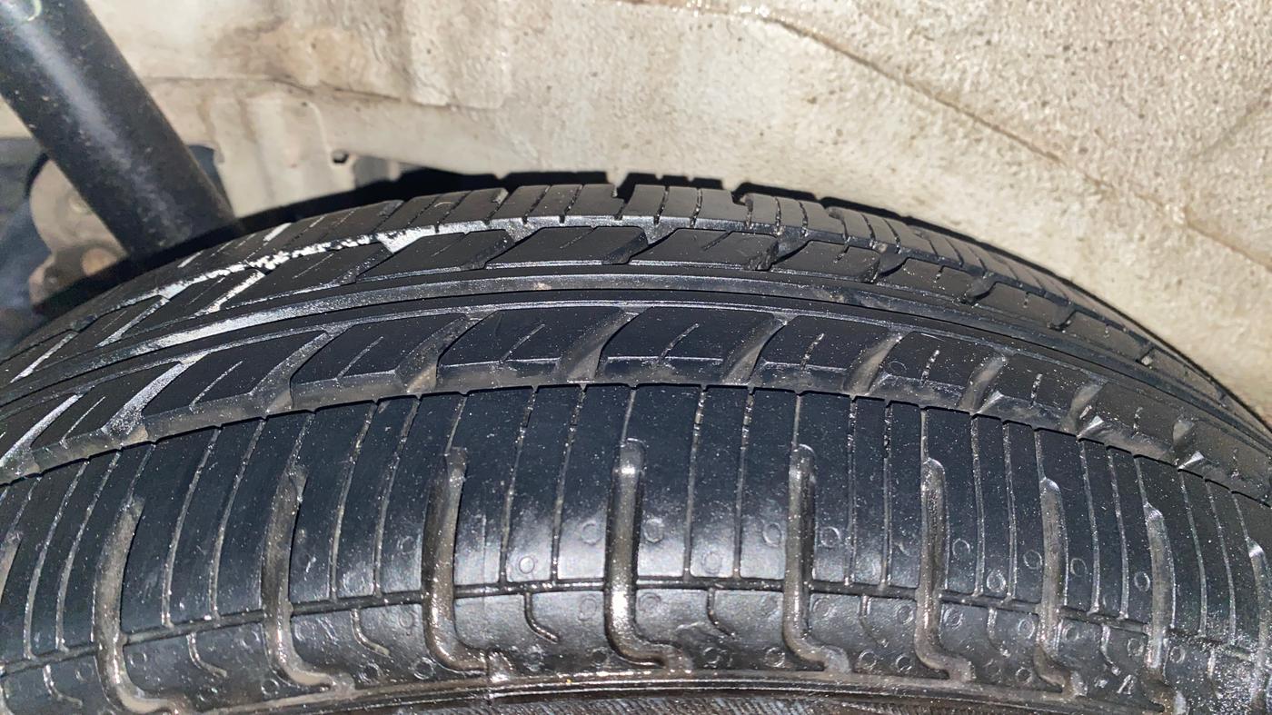 2014 Maruti Wagon R 1.0 VXI, Petrol, Manual, 70,654 km, Right Rear Tyre Tread