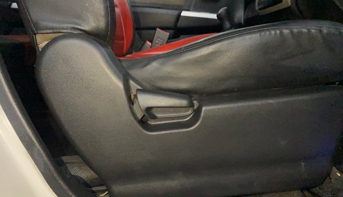 2014 Maruti Wagon R 1.0 VXI, Petrol, Manual, 70,654 km, Driver Side Adjustment Panel