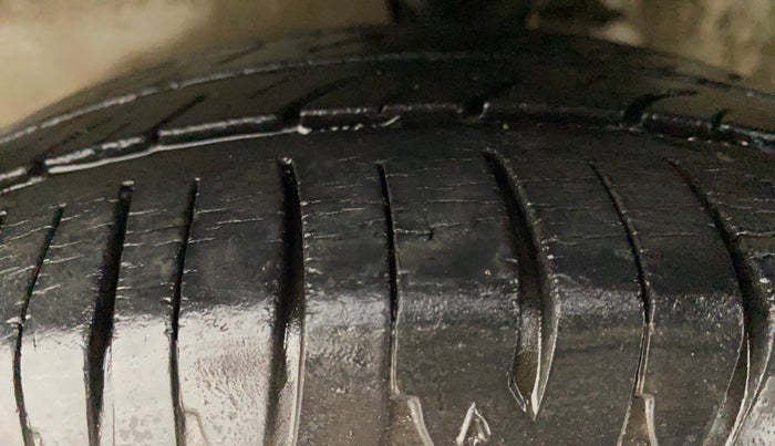 2011 Maruti Alto K10 VXI, Petrol, Manual, 95,201 km, Left Front Tyre Tread