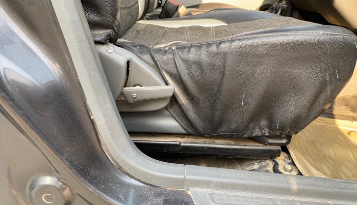 2014 Maruti Alto 800 LXI, Petrol, Manual, 1,10,309 km, Driver Side Adjustment Panel