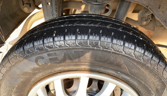 2014 Maruti Alto 800 LXI, Petrol, Manual, 1,10,309 km, Right Rear Tyre Tread