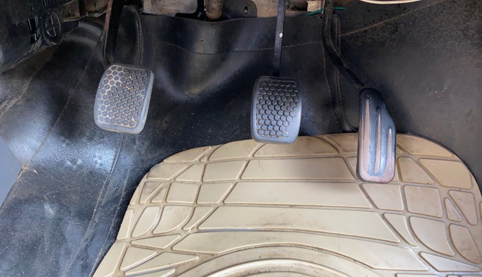 2014 Maruti Alto 800 LXI, Petrol, Manual, 1,10,309 km, Pedals